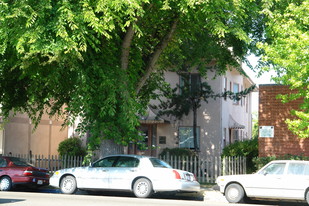 6617 Telegraph Ave Apartamentos