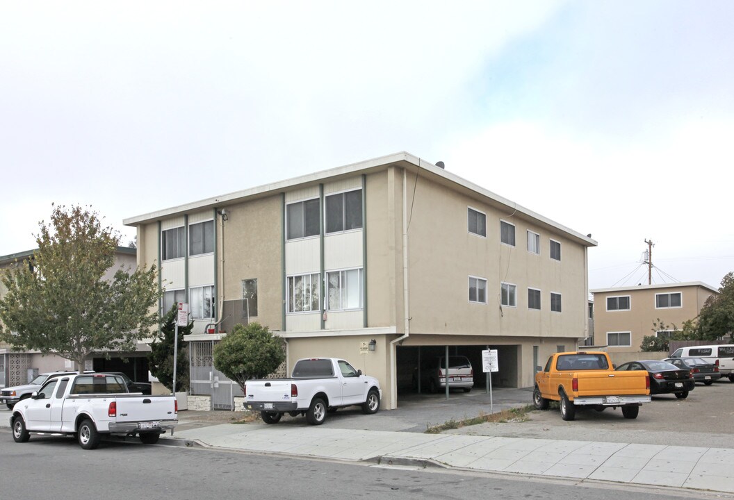 867 Huntington Ave in San Bruno, CA - Foto de edificio