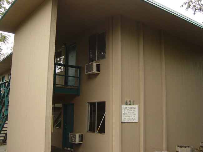 Parkside Apartments in Stockton, CA - Building Photo - Building Photo