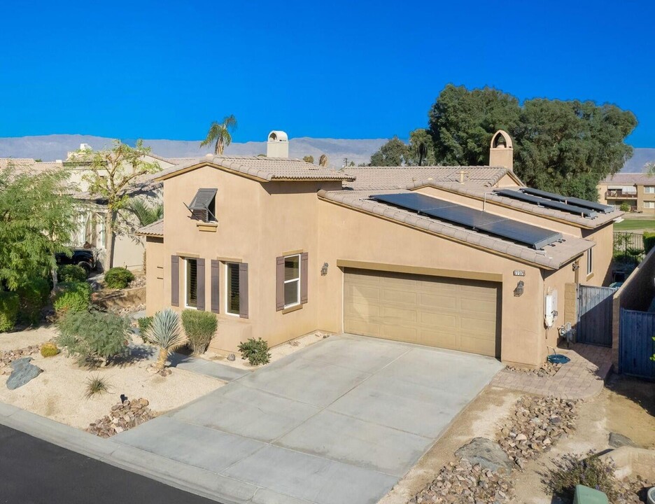 77370 New Mexico Dr in Palm Desert, CA - Building Photo