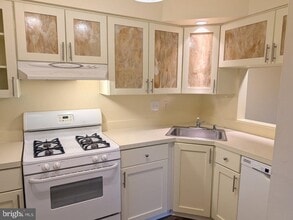 14449 Gringsby Ct in Centreville, VA - Building Photo - Building Photo