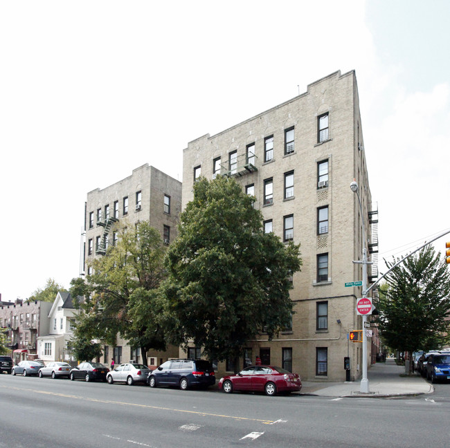 1565-1573 White Plains Rd in Bronx, NY - Building Photo - Building Photo