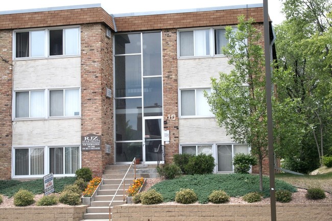 RJZ Apartments in Hopkins, MN - Building Photo - Building Photo