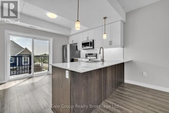 439-439 Athlone Ave in Woodstock, ON - Building Photo - Building Photo
