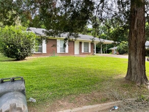212 Signal Hill Dr in Vicksburg, MS - Building Photo - Building Photo