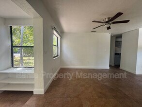 1610 NW 132nd St in North Miami, FL - Building Photo - Building Photo