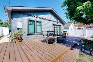 1843 Las Lunas St in Pasadena, CA - Building Photo