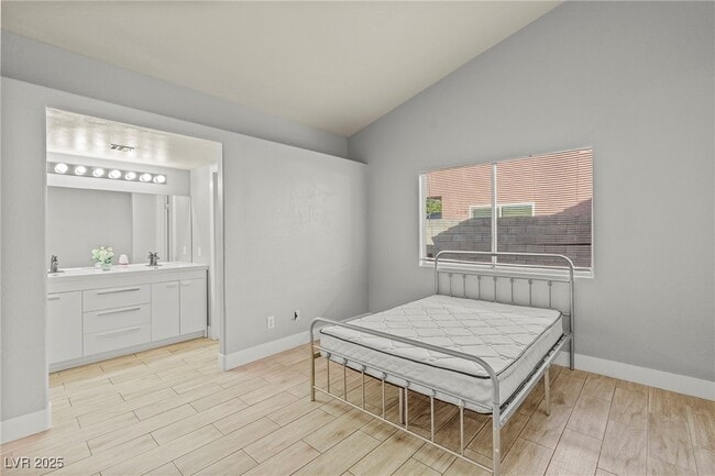 property at 5616 Royal Castle Ln