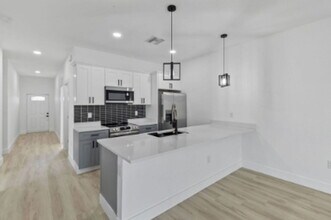 8251 Dimstead St in Port Charlotte, FL - Building Photo - Building Photo