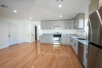 270 E Penn St in Pasadena, CA - Building Photo - Building Photo