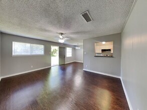 334 Van Rowe Ave in Duncanville, TX - Building Photo - Building Photo