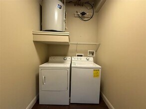 908 N Bishop Ave in Dallas, TX - Foto de edificio - Building Photo