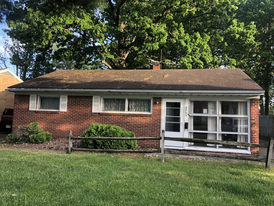 2705 Arletta St in Toledo, OH - Building Photo