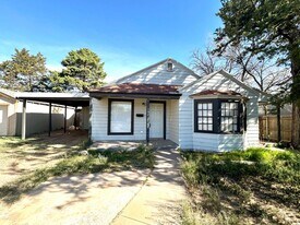 1912 21st St in Lubbock, TX - Building Photo