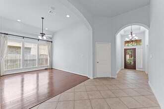 5230 Pebble Bluff Ln in Sugar Land, TX - Building Photo - Building Photo