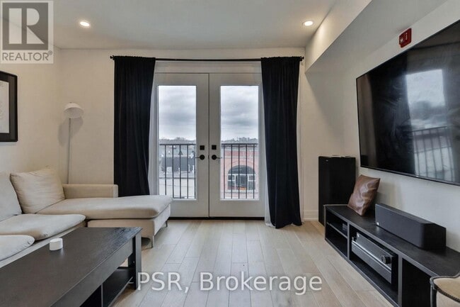 1171 Dundas St W in Toronto, ON - Building Photo - Building Photo