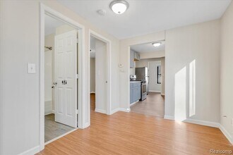 60 W Harry Ave in Hazel Park, MI - Building Photo - Building Photo