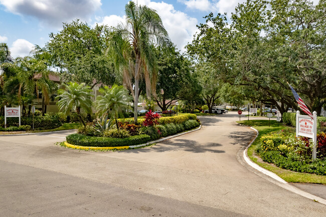 Applewood Village IV in Coconut Creek, FL - Building Photo - Building Photo