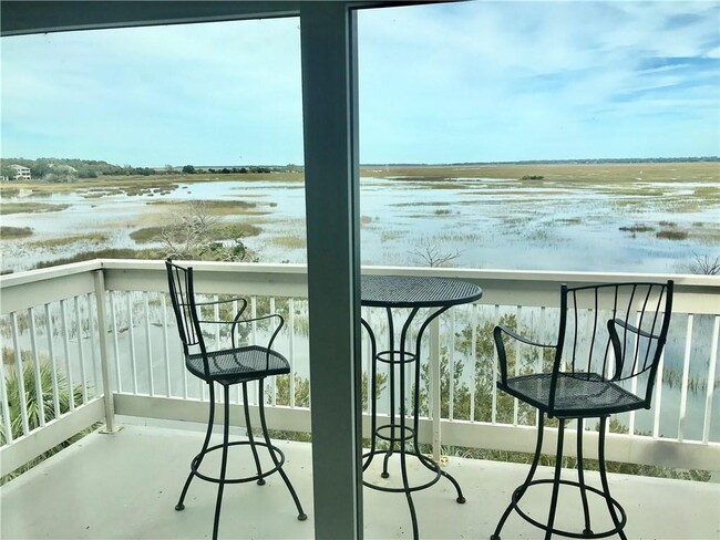 372 Moss Oak Cir in St. Simons Island, GA - Foto de edificio - Building Photo