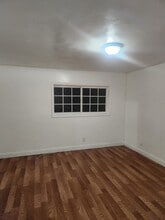 11860 Truro Ave, Unit 11860 Truro D in Hawthorne, CA - Building Photo - Building Photo