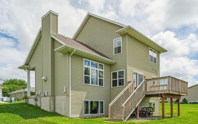 5508 Summerland Drive in Waterloo, IA - Building Photo - Building Photo