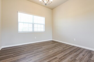 2534 Atwater Dr in North Port, FL - Building Photo - Building Photo