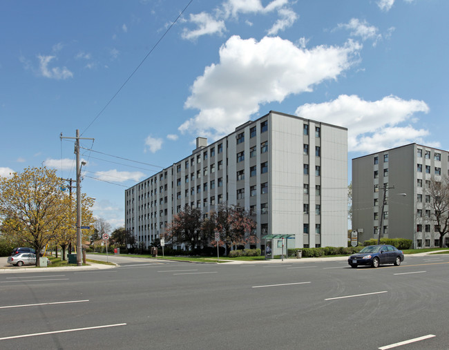 Terrapark Apartments in Toronto, ON - Building Photo - Building Photo