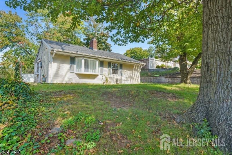 67 Woodland Ave in Fords, NJ - Building Photo
