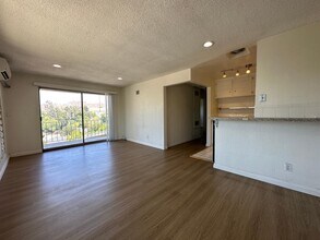 Alta Villas in Riverside, CA - Foto de edificio - Building Photo