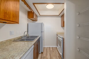 6816 SW 4th Pl in Gainesville, FL - Building Photo