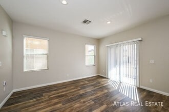 9388 Roping Cowboy Ave in Las Vegas, NV - Foto de edificio - Building Photo