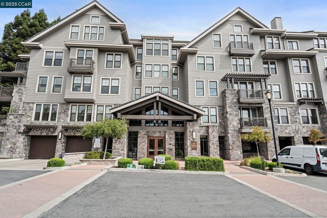 1000 Dewing Ave in Lafayette, CA - Building Photo