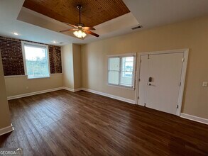 55 E Main St in Statesboro, GA - Foto de edificio - Building Photo