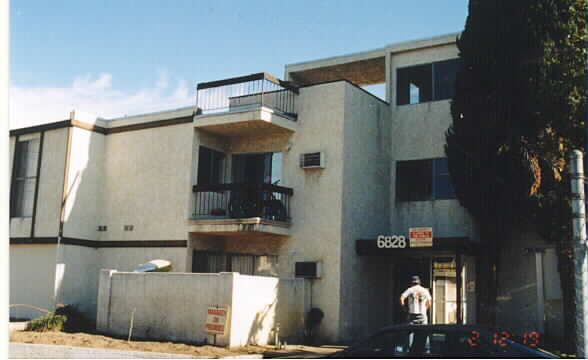 6828 Fulton Ave in North Hollywood, CA - Building Photo - Building Photo