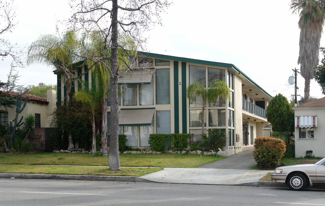 420 S Chevy Chase Dr in Glendale, CA - Building Photo