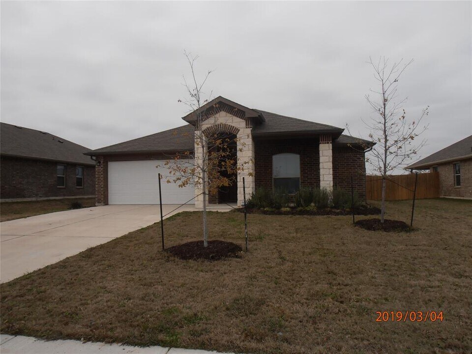 625 Kaluga Trl in Leander, TX - Building Photo