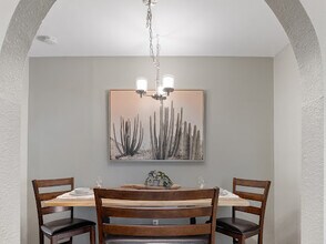 108 South Henderson Avenue in Dallas, TX - Foto de edificio - Building Photo