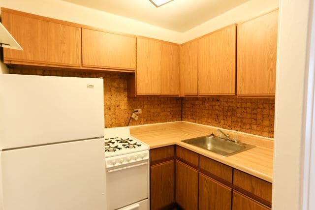 629 W Belmont Ave, Unit 5C in Chicago, IL - Building Photo - Building Photo