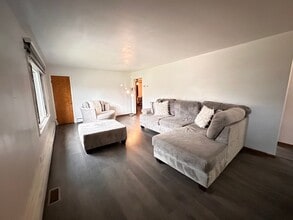 1310 Dunkeith Dr NW in Canton, OH - Building Photo - Building Photo