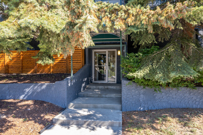 Altadore House in Calgary, AB - Building Photo - Building Photo