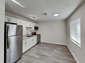 536 Charles Ct in Orlando, FL - Building Photo - Building Photo