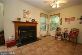 15640 Montview Dr in Montclair, VA - Building Photo - Building Photo