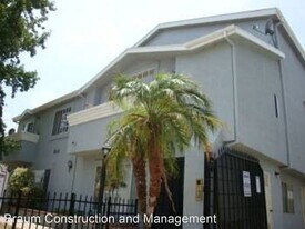 5245 Riverton Ave, Unit 102 in Los Angeles, CA - Building Photo