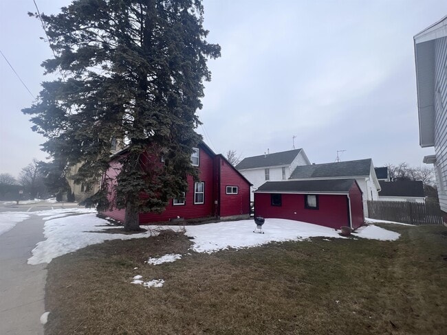 property at 1633 Illinois Ave