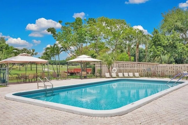 9470 Tangerine Pl, Unit 208 in Davie, FL - Building Photo - Building Photo