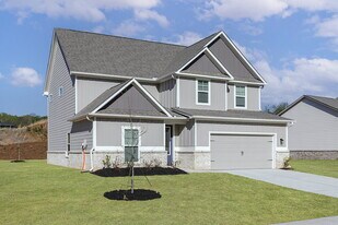 640 Cantrell Dr in Dallas, GA - Building Photo