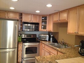 15277 Maturin Dr in San Diego, CA - Building Photo