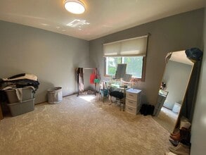 2713 Adams Ave, Unit B in Spirit Lake, IA - Building Photo - Building Photo