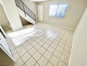 3417 Civic Center Dr in North Las Vegas, NV - Foto de edificio - Building Photo