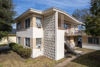 Arlington Court in Daytona Beach, FL - Building Photo - Building Photo